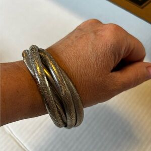 Source Unknown Silver-Tone Textured 5 Bangle Bracelet